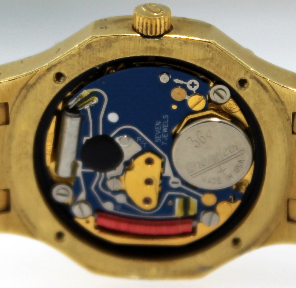 Ladies Concord Saratoga Wrist Watch 750 18k Yellow Gold Band 63 grams 